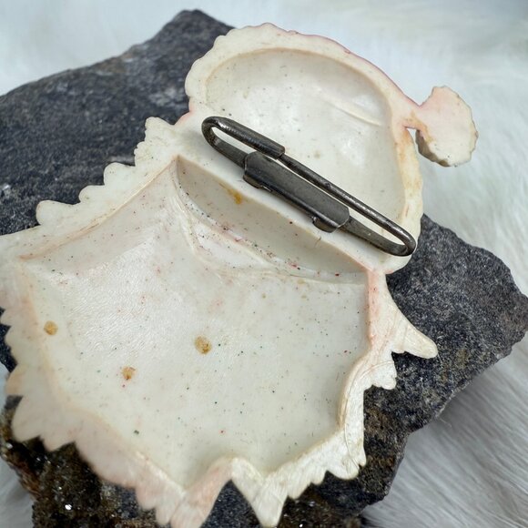 Vintage Composite Plastic Santa Claus Pin 2.25" Pin Back - Picture 5 of 5